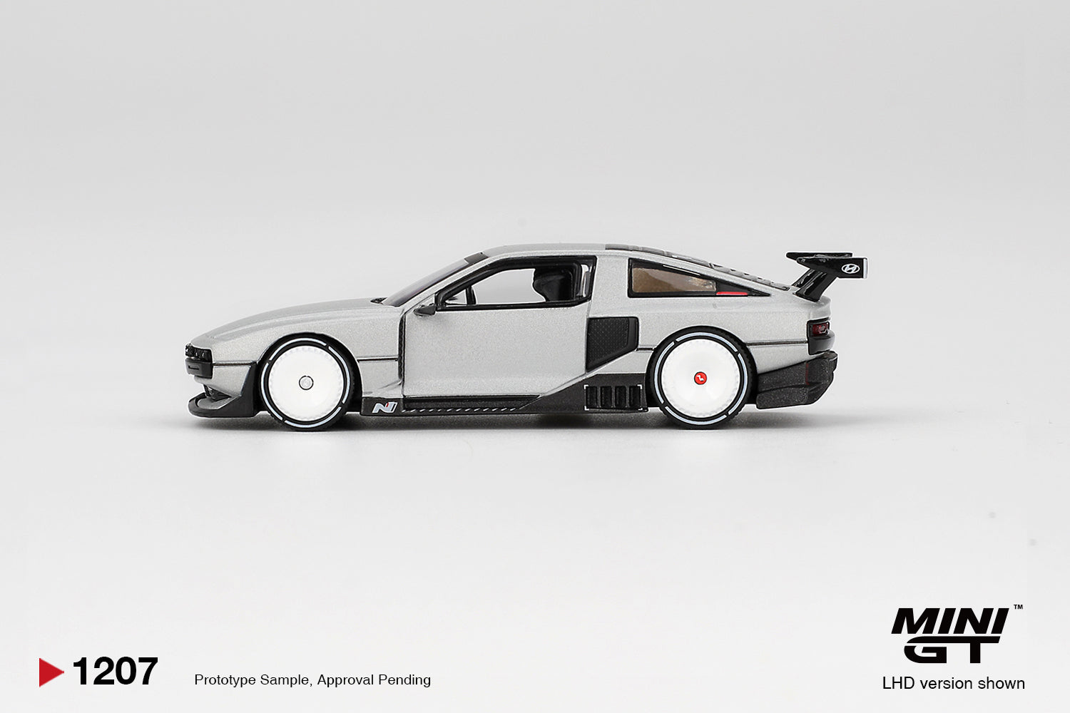 Mini GT 1:64 Hyundai Concept N Vision 74 VP2 2022 futuristic retro-inspired hydrogen concept car model. Side