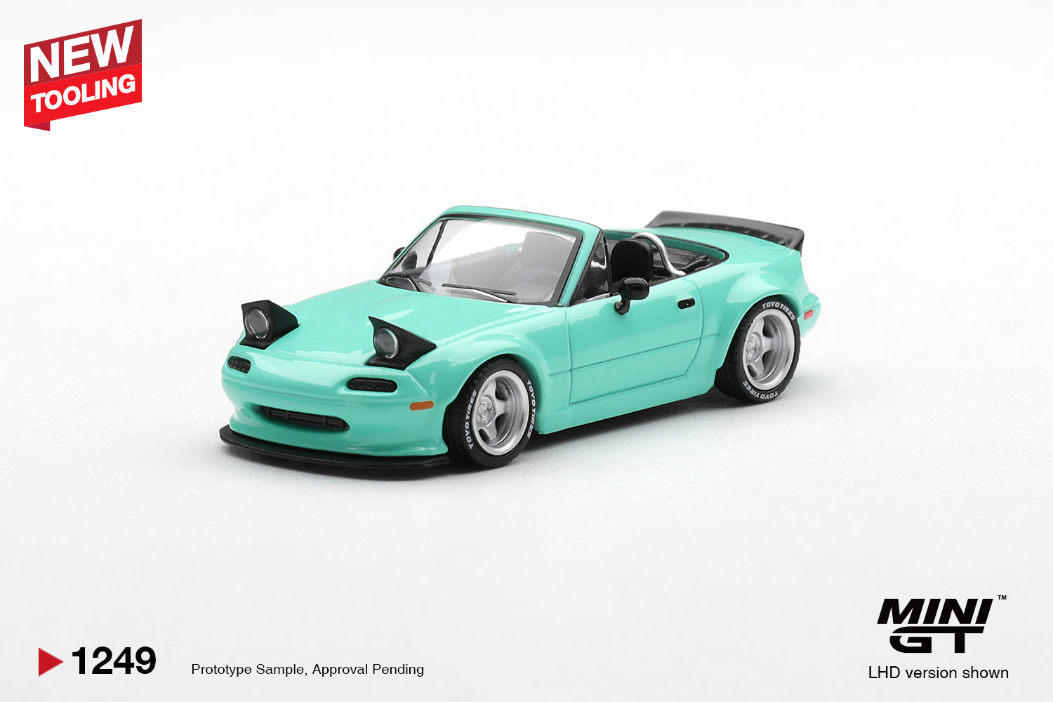 Mini GT Mazda MX-5 NA Pandem Mint Green 2026 1:64 diecast. Front