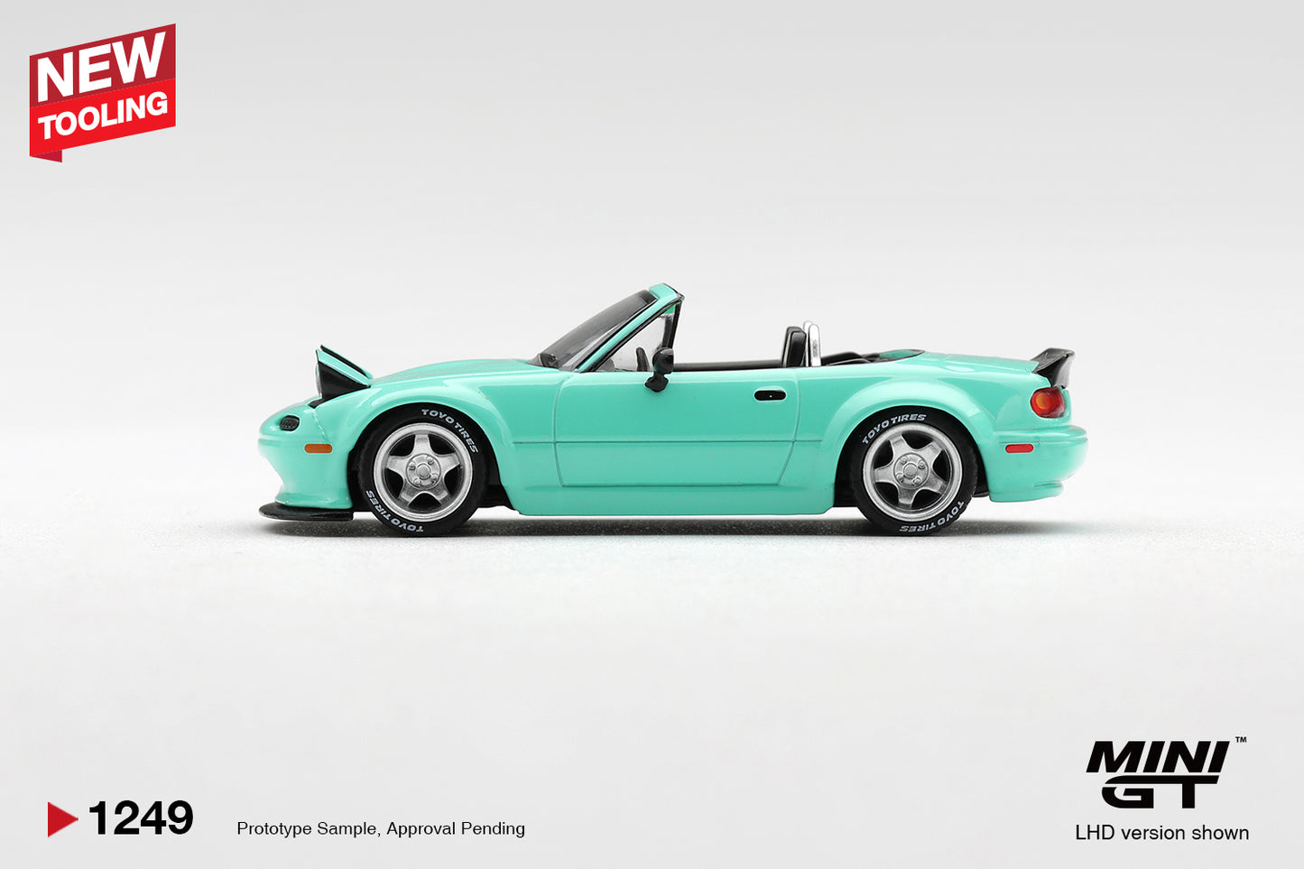 Mini GT Mazda MX-5 NA Pandem Mint Green 2026 1:64 diecast. Side