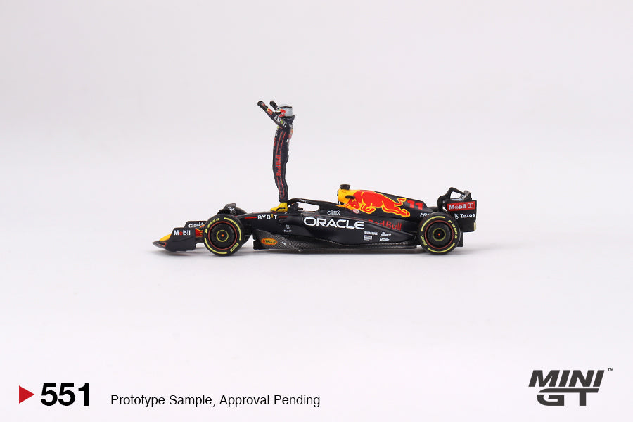 (Pre-Order) Mini GT - Oracle Red Bull Racing RB18 #11 Sergio Pérez 2022 Monaco Prix Winner