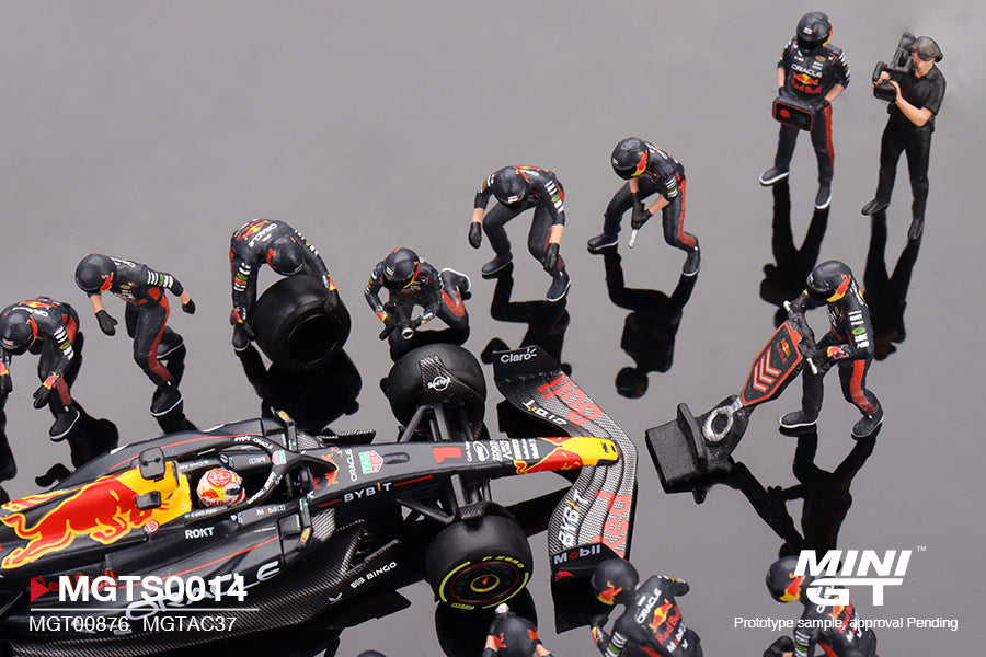 (Pre-Order) Mini GT - RedBull Racing RB19 Pit Crew Set #1 Max Verstappen Japanese Grand Prix 2023