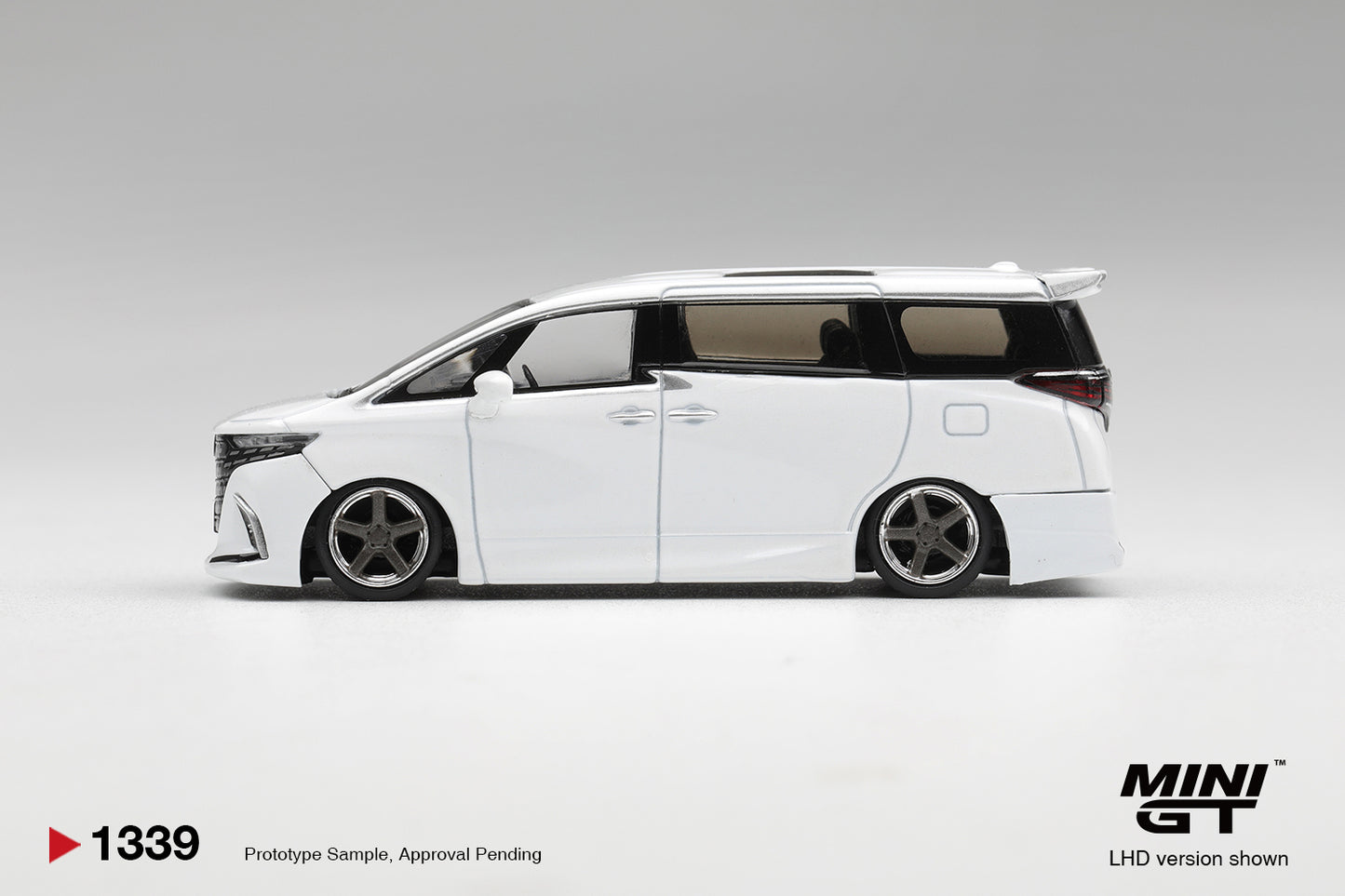 Mini GT Toyota Alphard 40 KUHL in white.