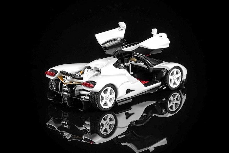 Motorhelix Nilu Hypercar Suzuka White gullwing doors open detailed engine 1:64