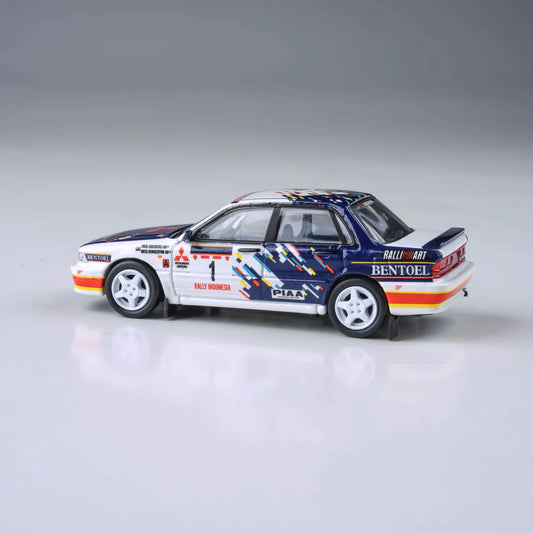 PARA64 1:64 Mitsubishi Galant VR-4 1993 Rally Indonesia #1 Ross Dunkerton rally diecast model. Side