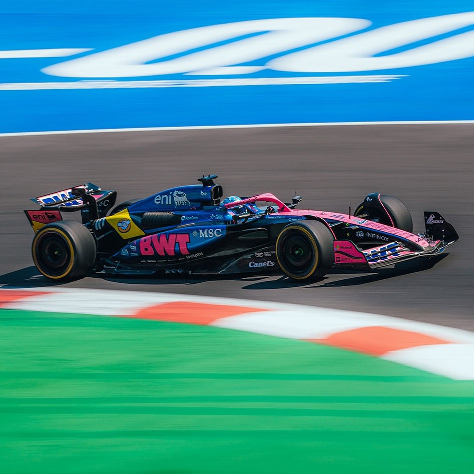 Sparky 1:64 Alpine A525 #10 Pierre Gasly US GP 2025 Formula 1 die-cast model.