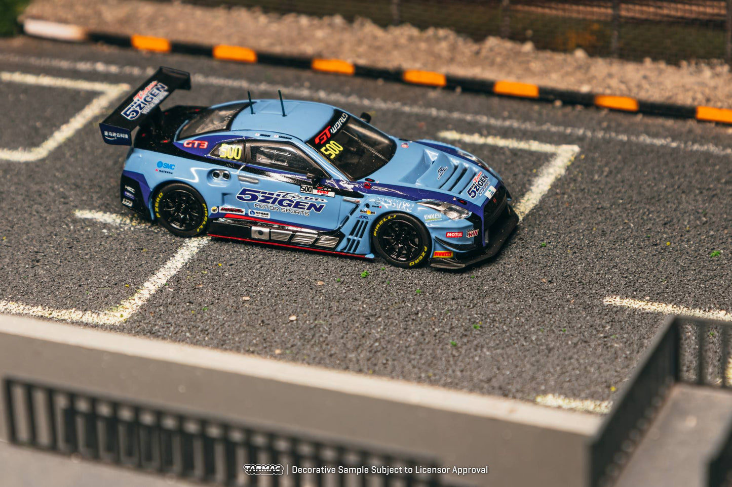 Tarmac Works Nissan GT-R R35 Nismo GT3 #500 Team 5Zigen Beijing Street Circuit winner. Side