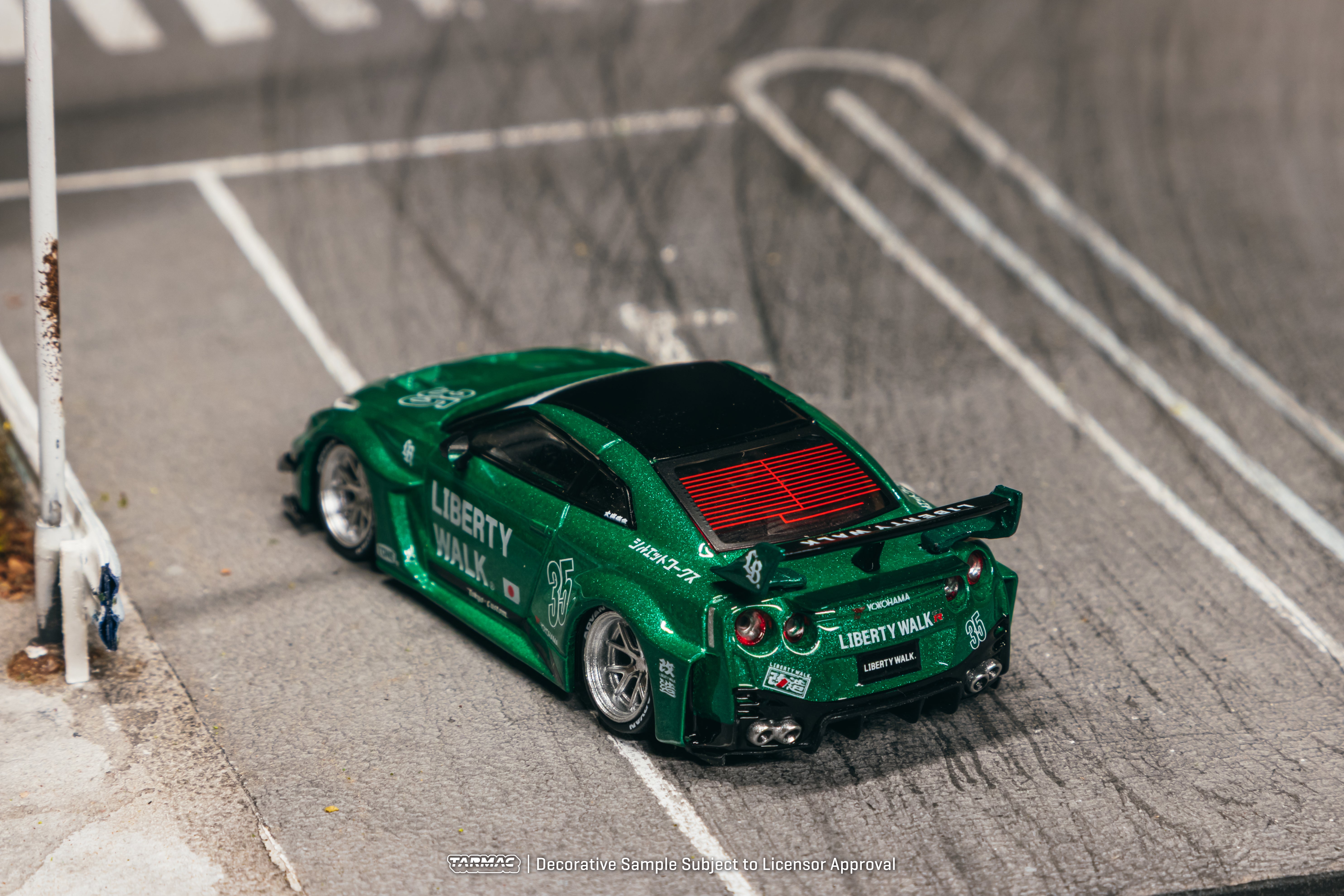 Pre-Order) Tarmac Works - 2026 Nissan GT-R (R35) LB Super