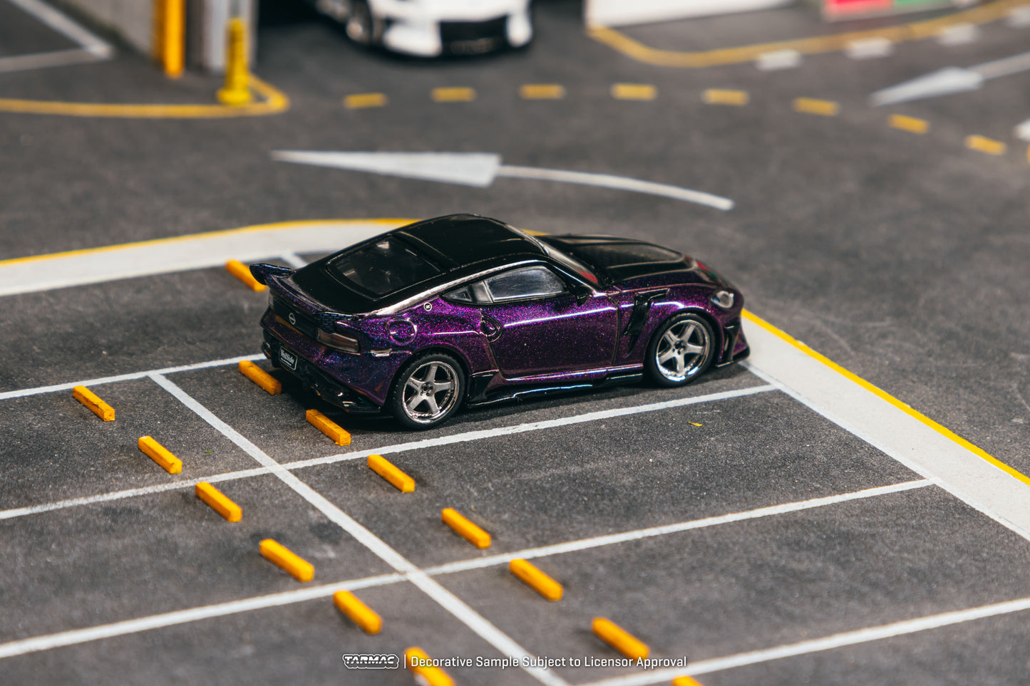 Tarmac Works Global64 Nissan Fairlady Z VeilSide FFZ400 in Chameleon Purple.