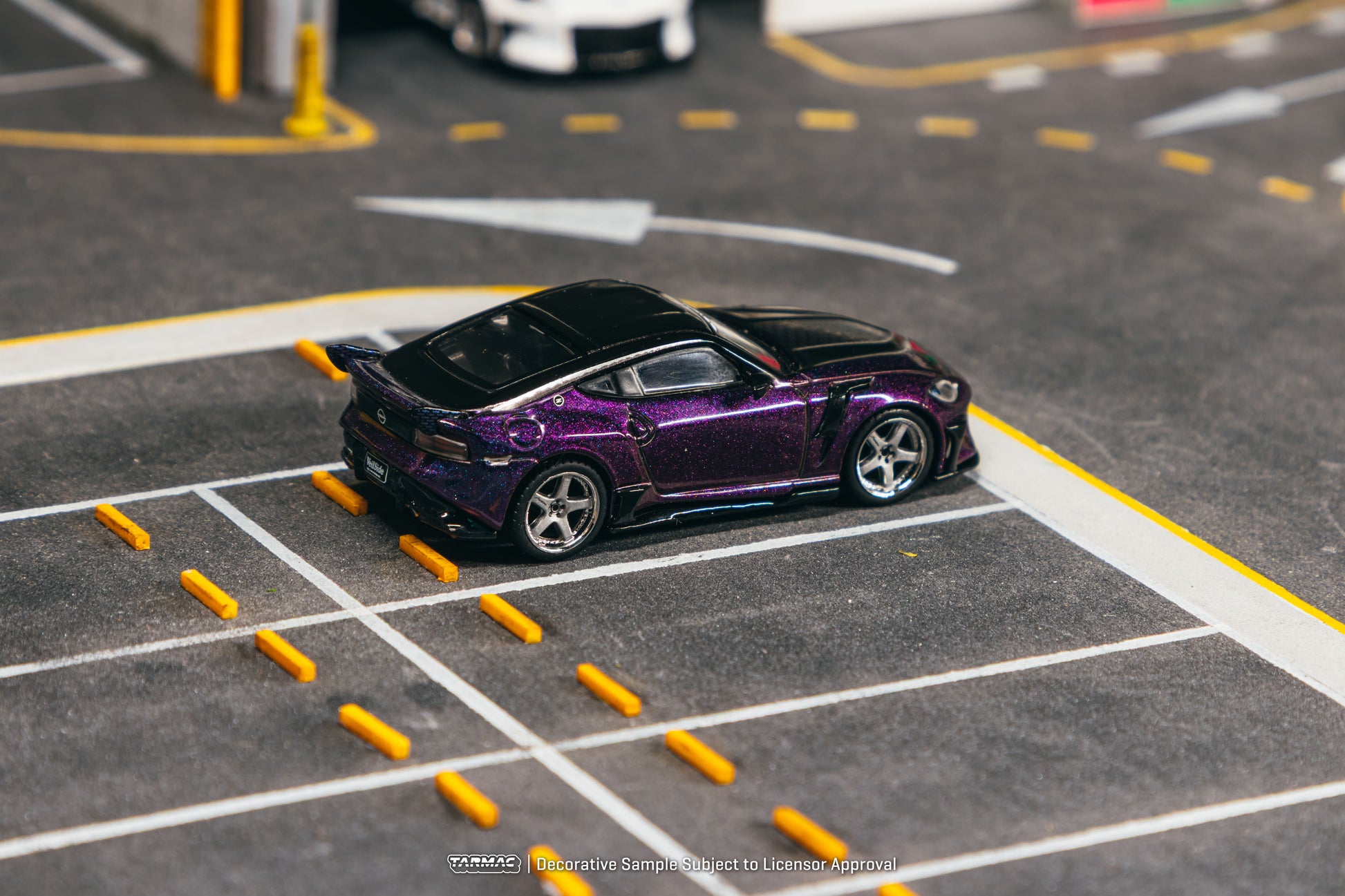 Tarmac Works Global64 Nissan Fairlady Z VeilSide FFZ400 in Chameleon Purple.