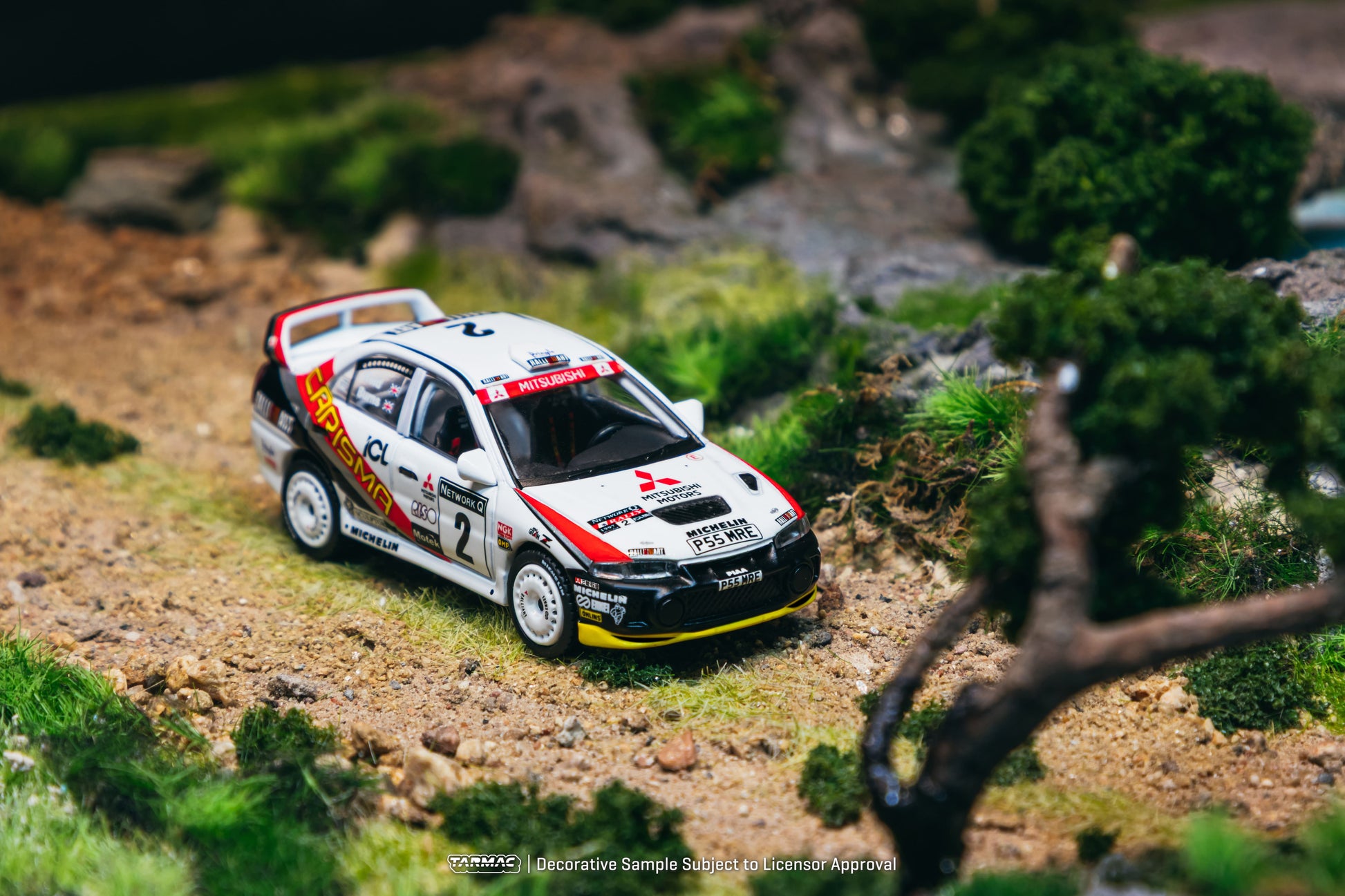Tarmac Works Global64 Mitsubishi Carisma GT Evo IV Richard Burns RAC Rally.