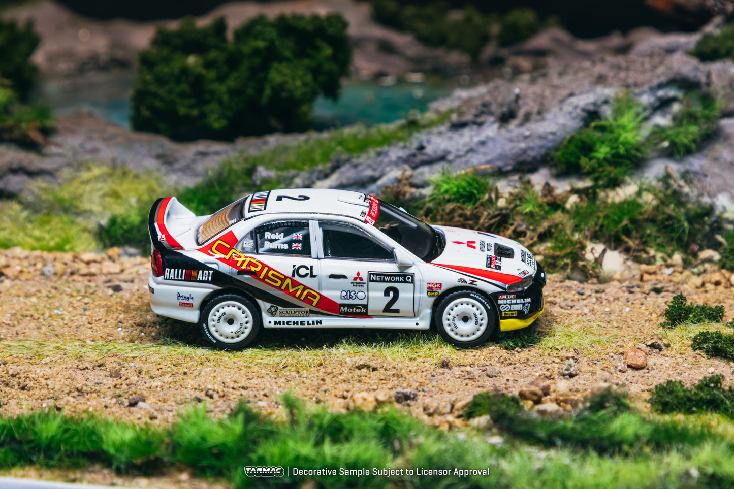 Tarmac Works Global64 Mitsubishi Carisma GT Evo IV Richard Burns RAC Rally.