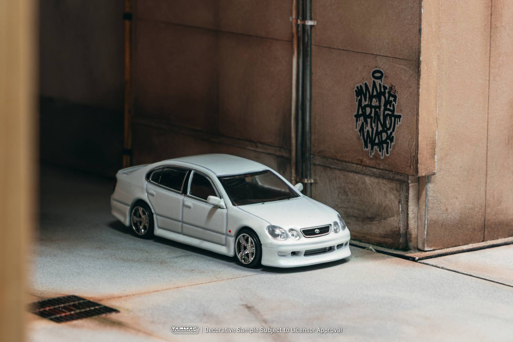 Tarmac Works Toyota Aristo JZS161 V300 Vertex in white from the Global64 collection. Front