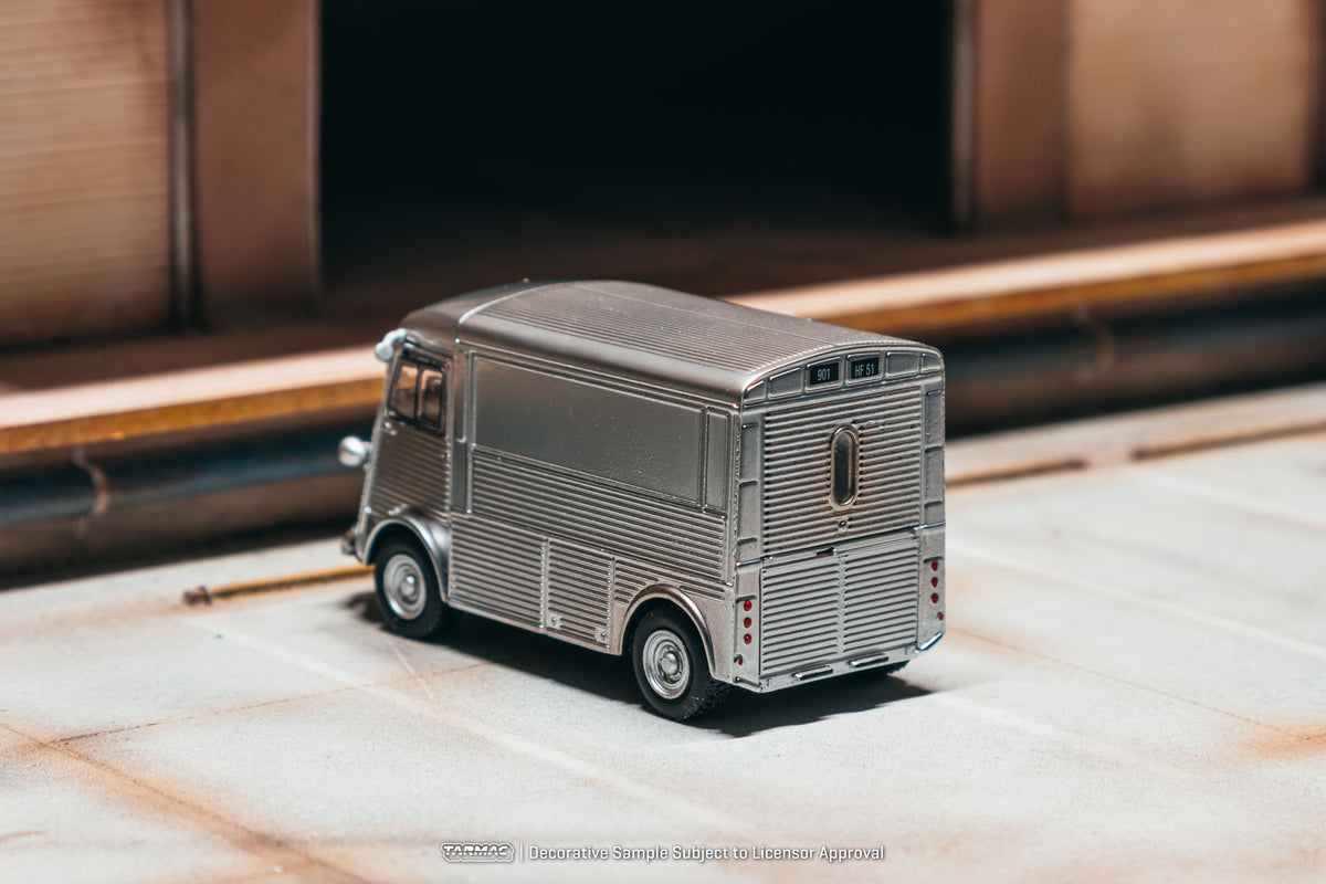 Tarmac Works Global64 1969 Citroën Type H van in Gris Métal Irisé metallic gray, 1:64 scale