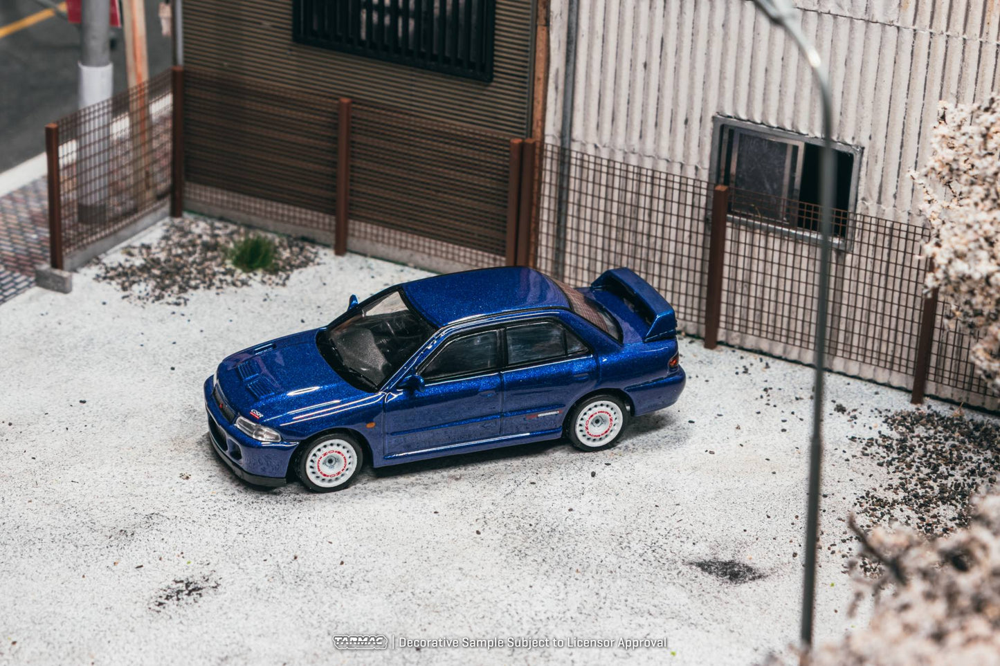 Tarmac Works Mitsubishi Lancer GSR Evolution II blue 1994 1:64 diecast. Top