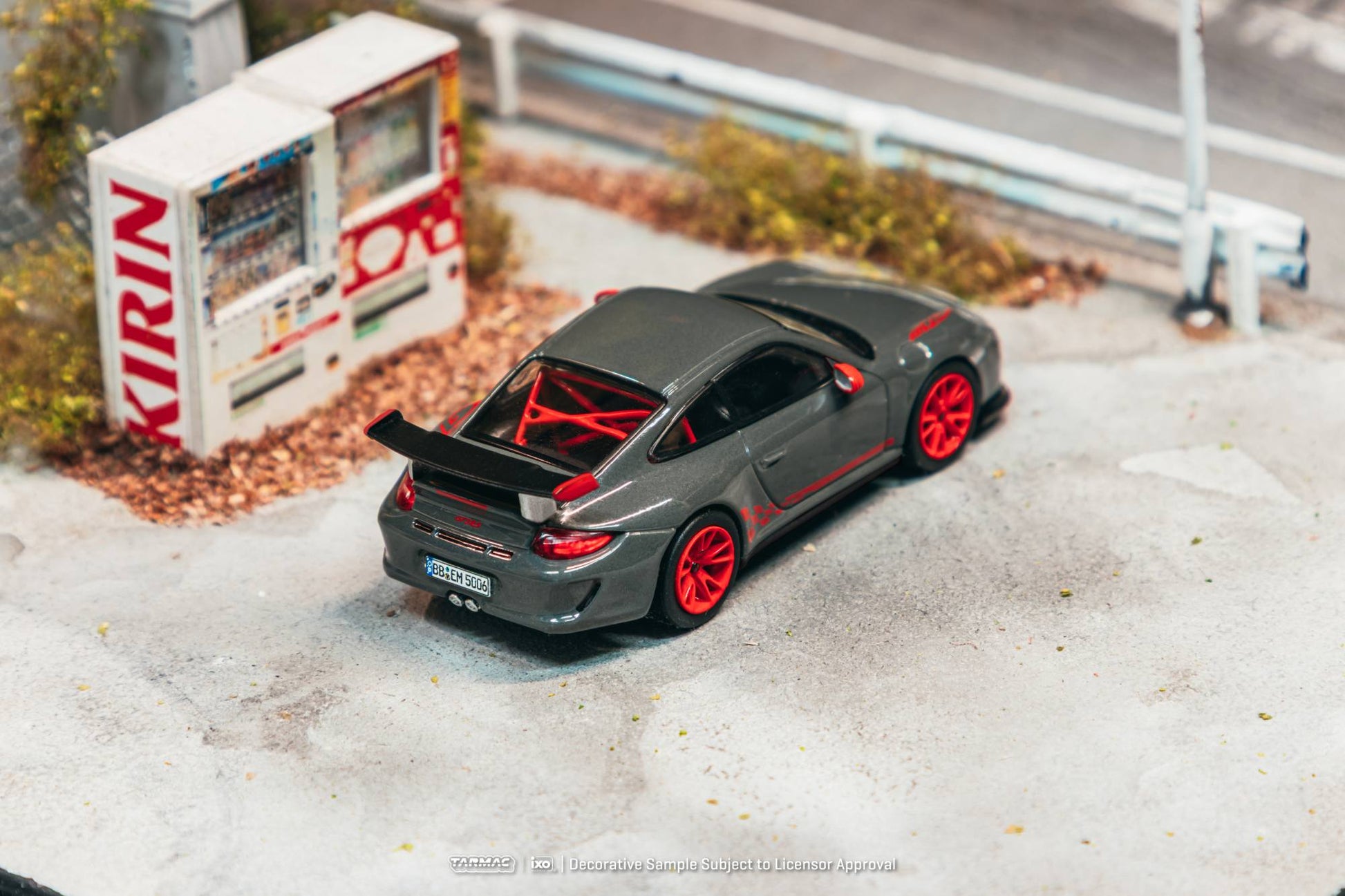 Tarmac Works Porsche 911 997.2 GT3 RS grey red GLOBAL64 1:64 diecast. Top