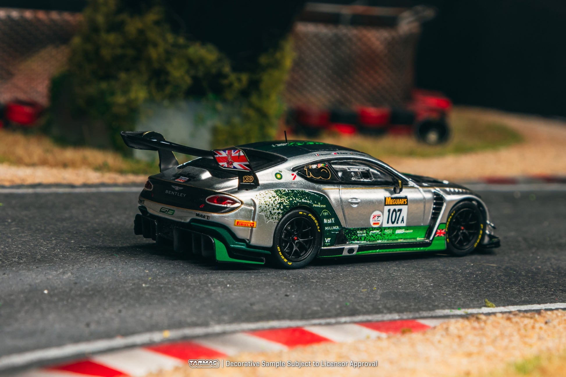 1:64 Tarmac Works Bentley Continental GT3 #107 2019 Bathurst 12 Hour – green and white GT3 die-cast race car model. Back
