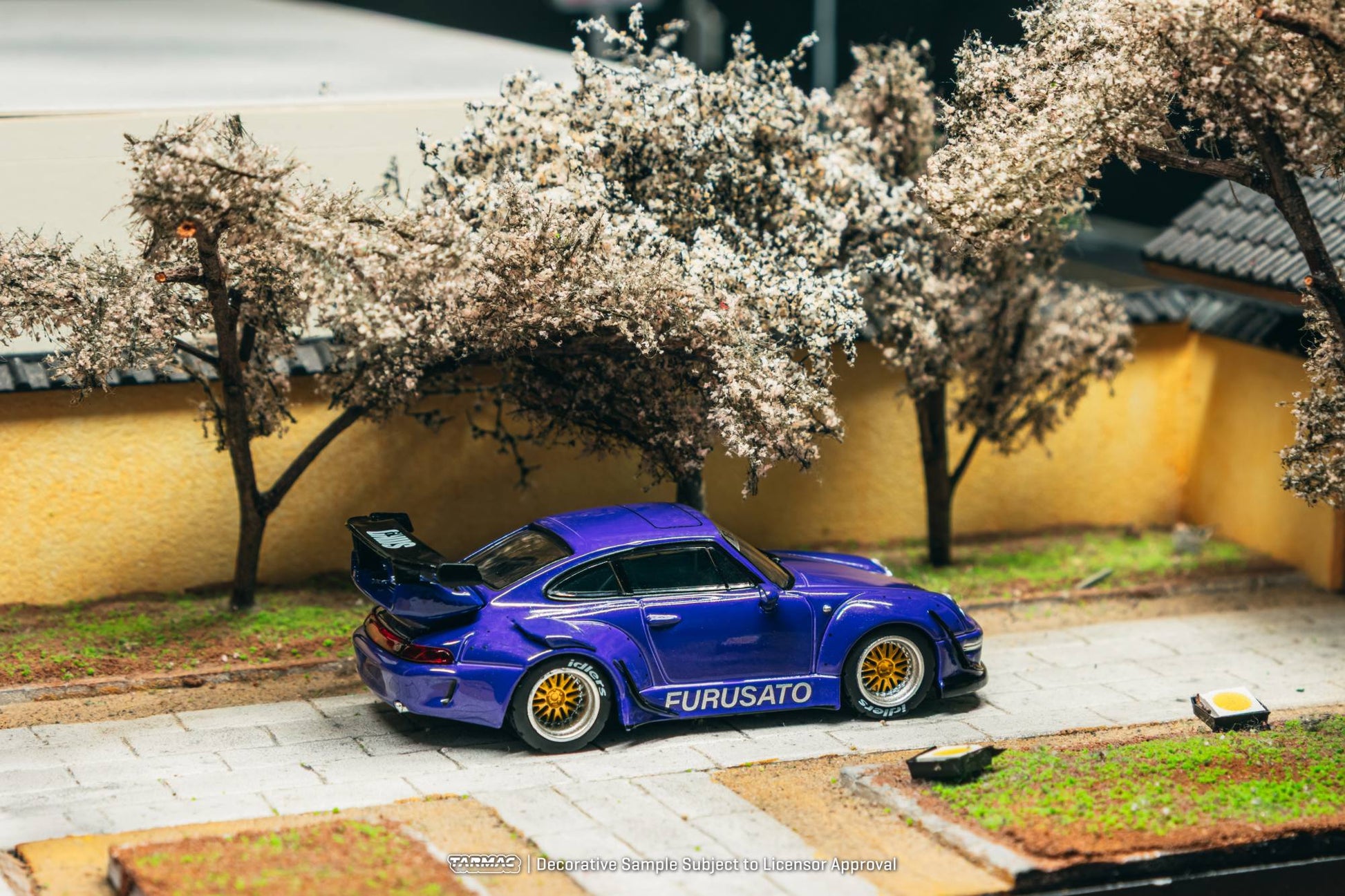 Tarmac Works 1:64 Porsche RWB 993 Furusato widebody air cooled Porsche diecast model. Side