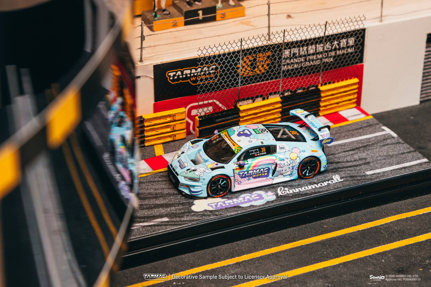 Tarmac Works Audi R8 LMS GT3 EVO II #36 Macau GT diorama set 1:64. Diorama