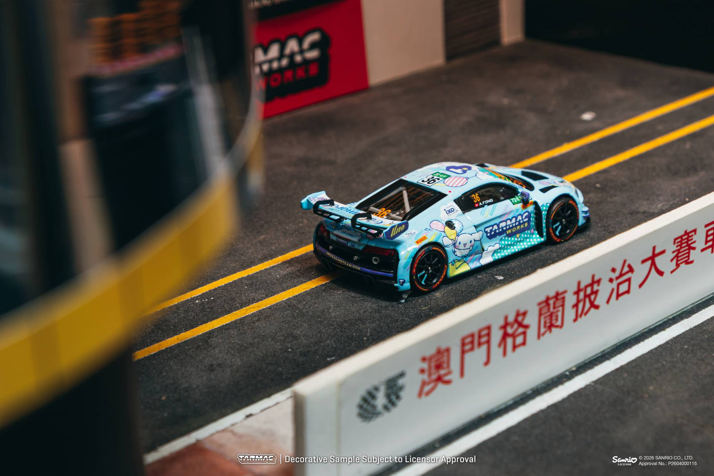 Tarmac Works Audi R8 LMS GT3 EVO II #36 Macau GT diorama set 1:64. Back