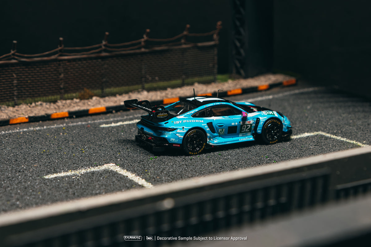 Tarmac Works 2025 Porsche 911 992 GT3 R #92 Ryan Hardwick CAT 24 Hours of Le Mans winner, 1:64 Hobby64.