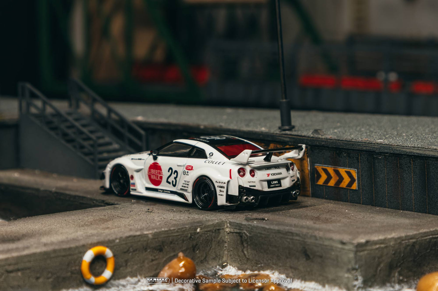 Tarmac Works Nissan GT-R R35 LB Silhouette Works #23 1:64 diecast. Back