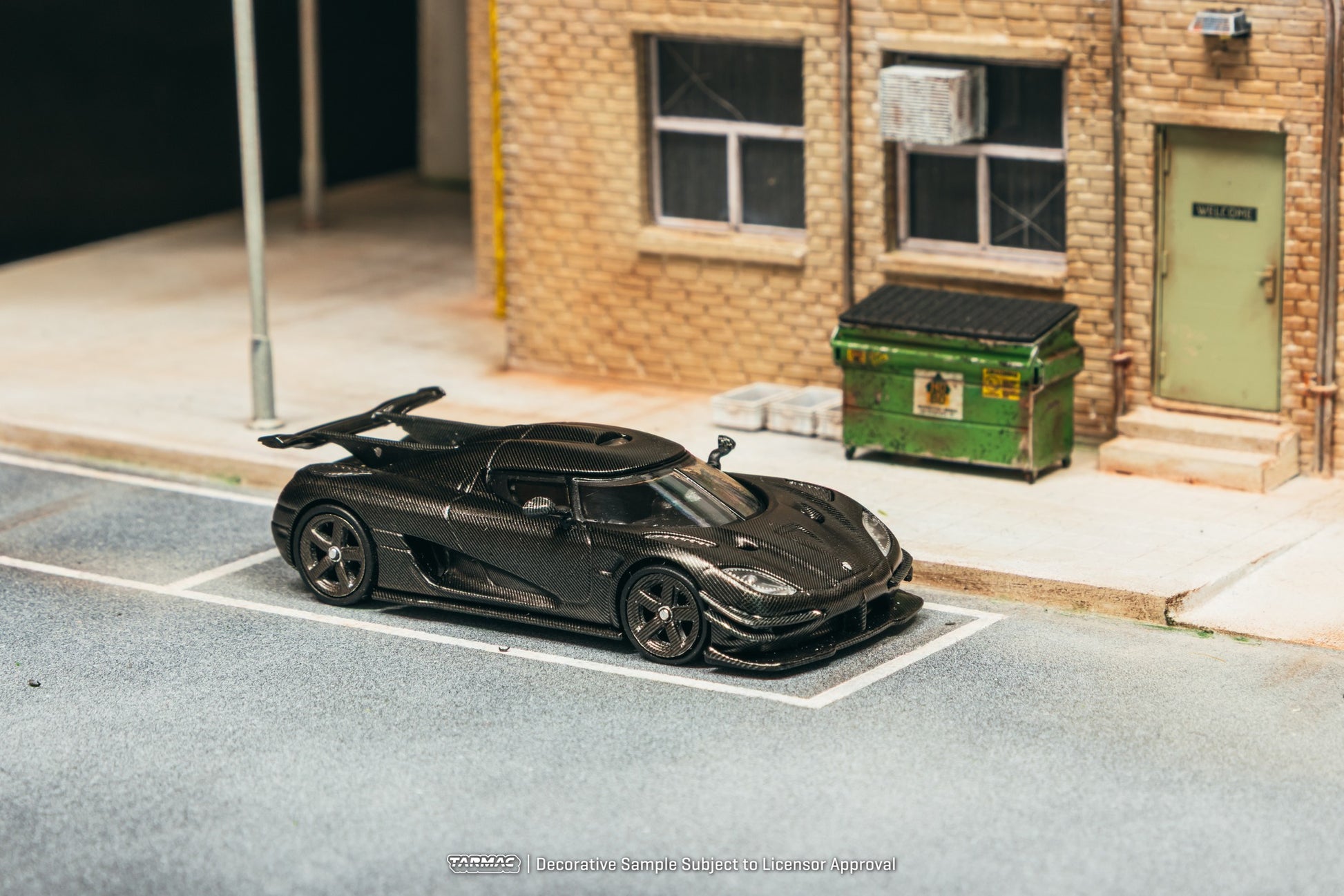 Tarmac Works Koenigsegg One:1 Naked Carbon GLOBAL64 display base acrylic case diecast 1:64. Front