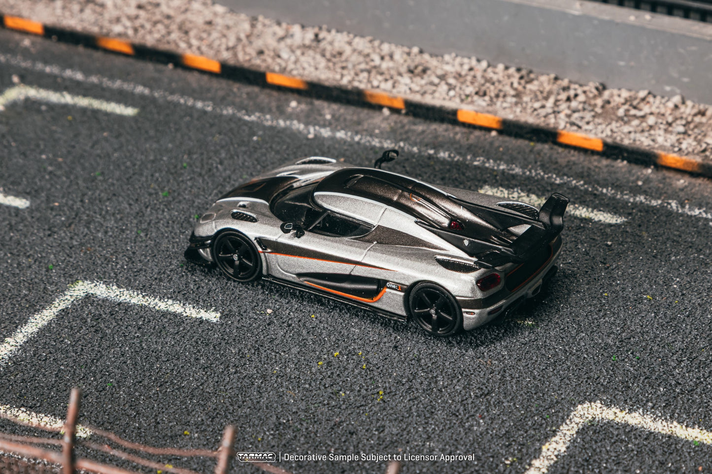 1:64 Tarmac Works Koenigsegg One:1 Silver – Global64 die-cast hypercar with detailed aerodynamic design. Back