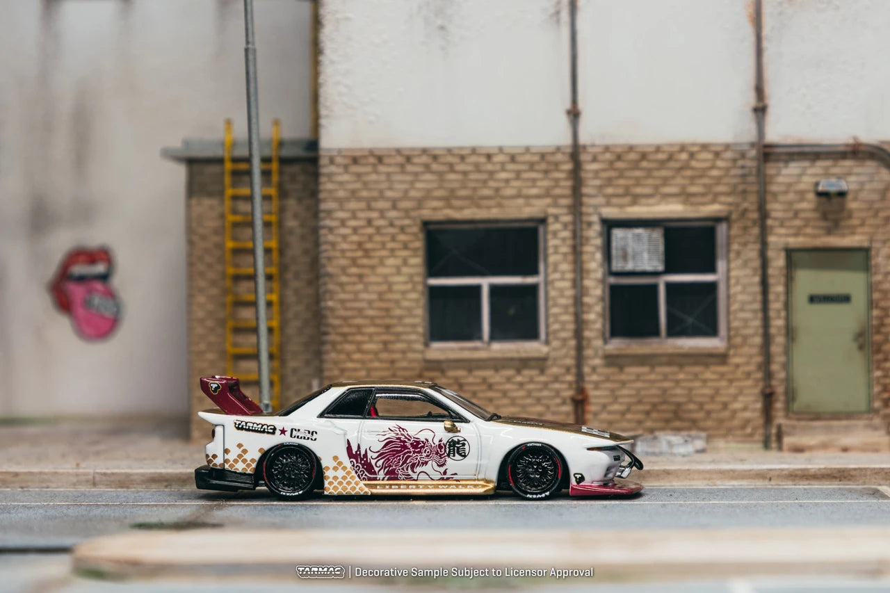 Tarmac Works LB Kaido Works Nissan R32 Skyline CLDC Special 1:64 diecast. side