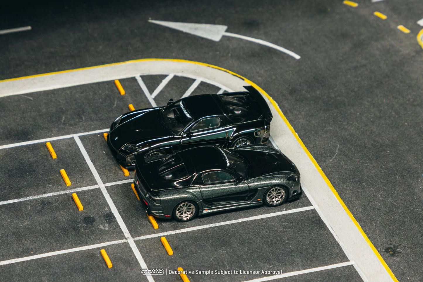 (Pre-Order) Tarmac Works - Mazda RX-7 VeilSide Fortune7 Grey Metallic and Black