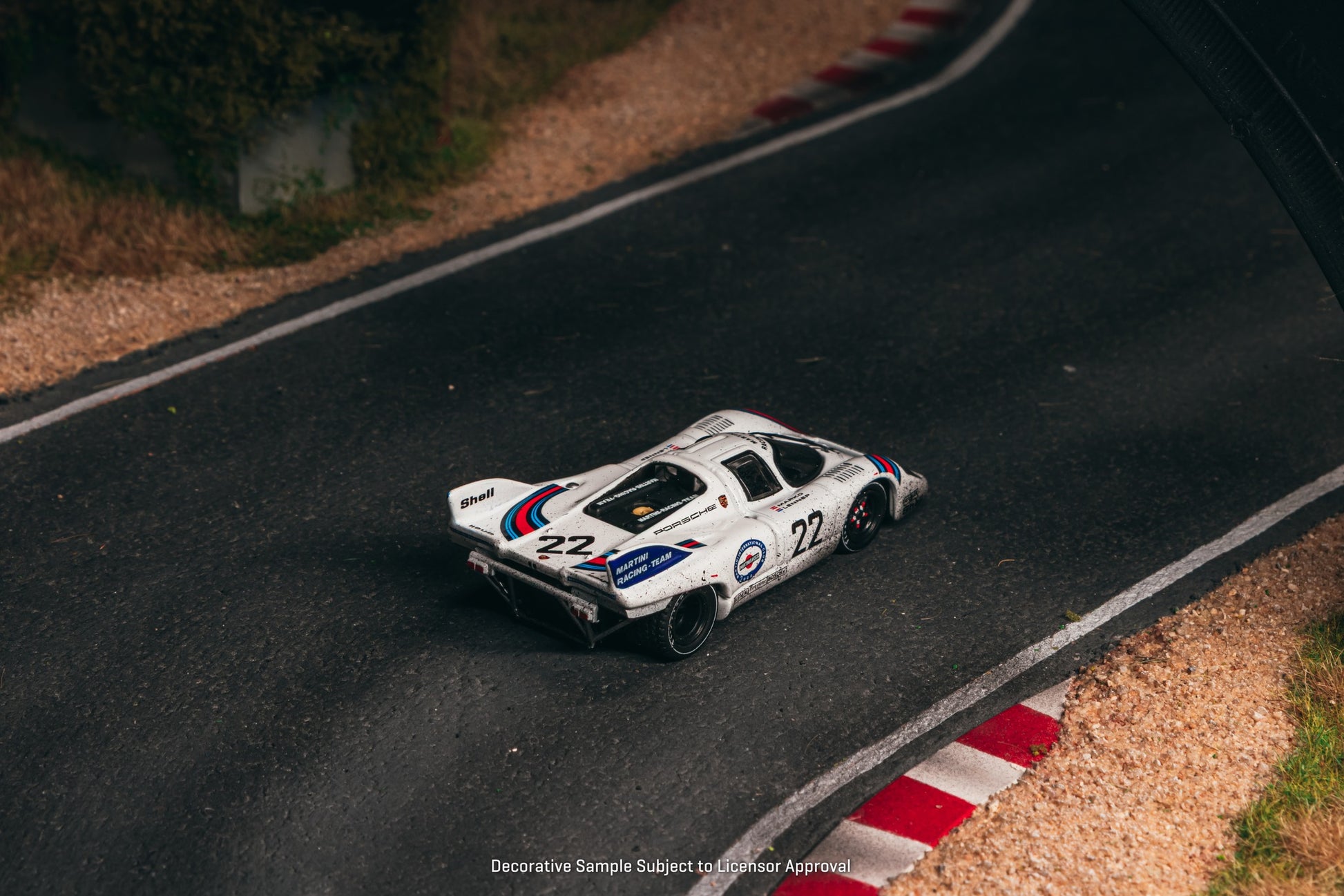 Tarmac Works Porsche 917K 24h Le Mans 1971 Winner Martini Racing diecast 1:64. Back