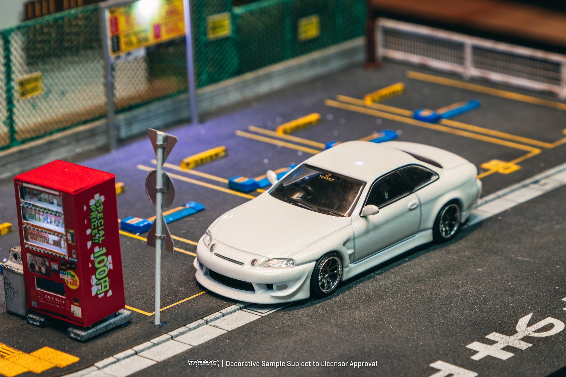 Tarmac Works 1:64 Vertex Toyota Soarer JZZ30 White diecast model car. Front