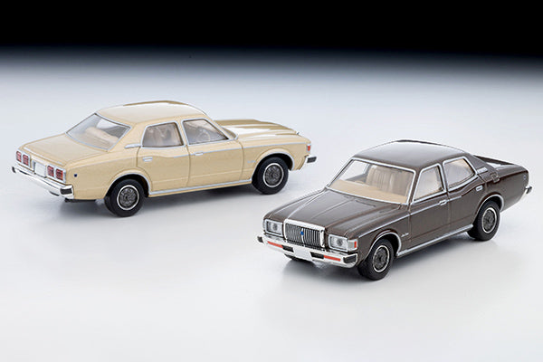 Tomica Limited Vintage NEO 1978 Toyota Crown 2000 Super Saloon Extra in gold, 1:64 scale