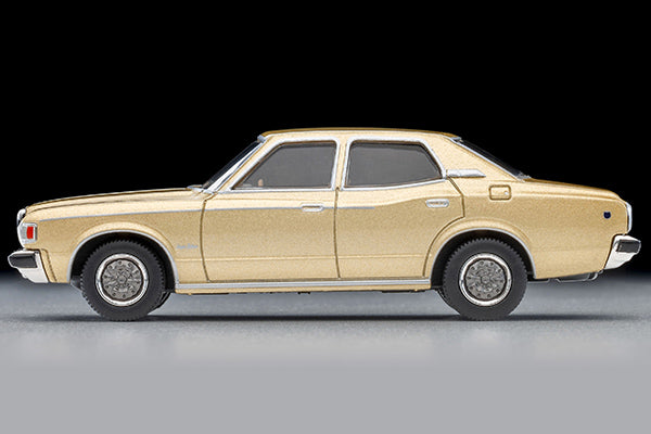 Tomica Limited Vintage NEO 1978 Toyota Crown 2000 Super Saloon Extra in gold, 1:64 scale