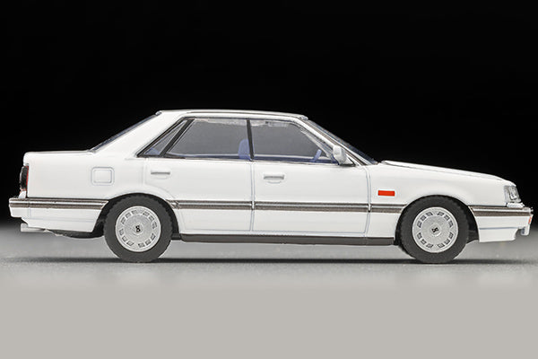 Tomica Limited Vintage 1985 Nissan Skyline R31 1800 Passage white 1:64