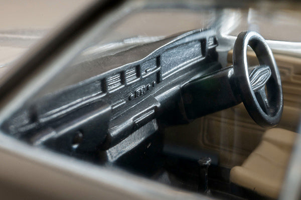 Tomica Limited Vintage Nissan Cedric 2000DX 331 police car from Daitokai PART III with square red emergency light.